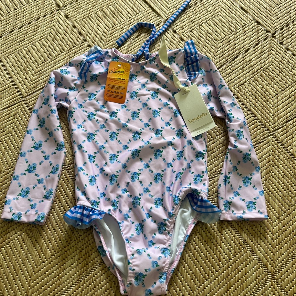 Dondolo Girls Rashguard (size 11/12 but fits like a 10!)